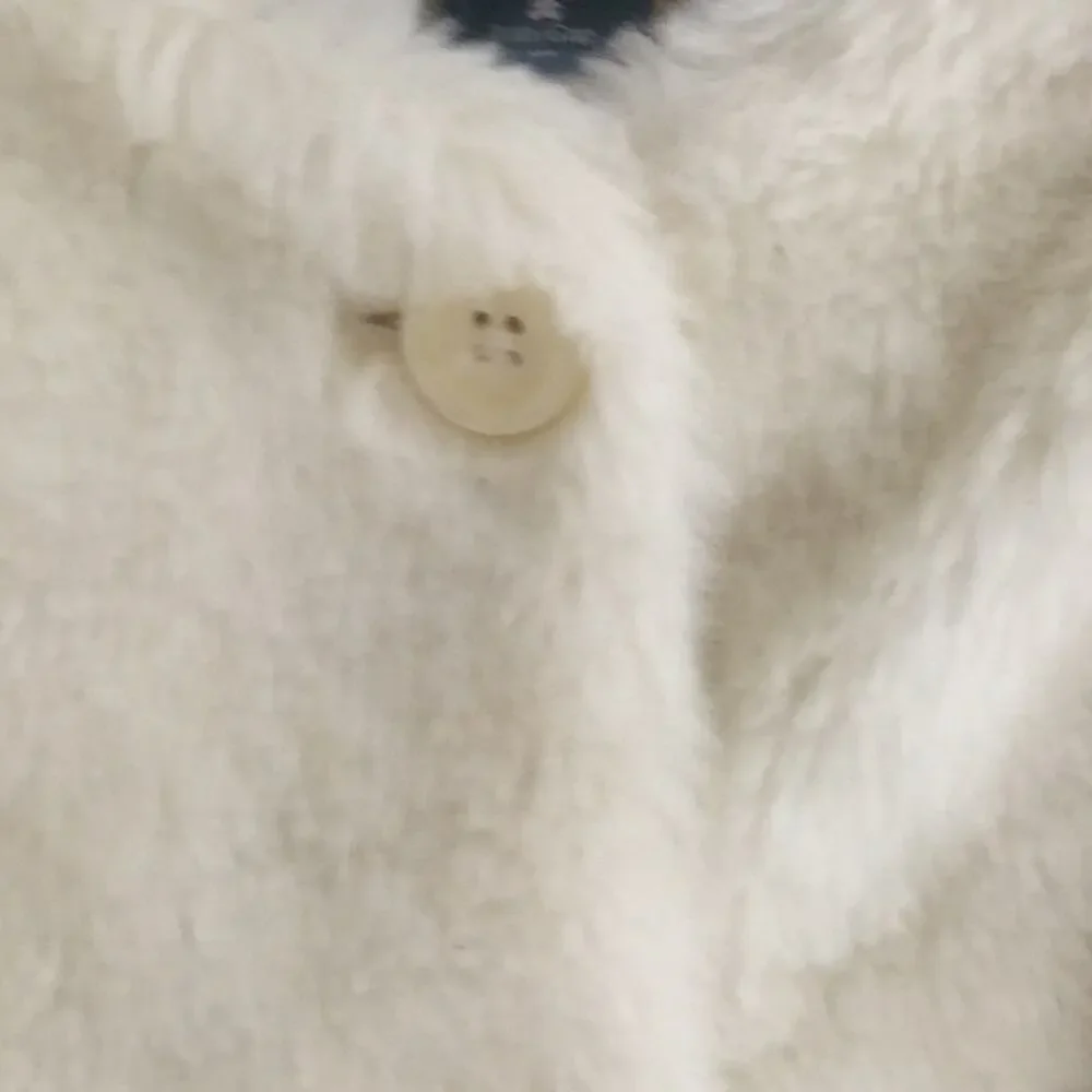 Gap kids 2T white fur 3 button jacket nwot